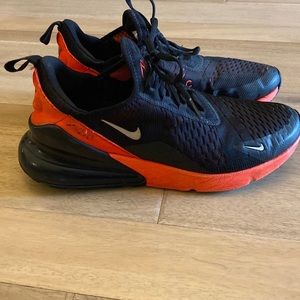 7.5 Men’s Black/Red Air 270